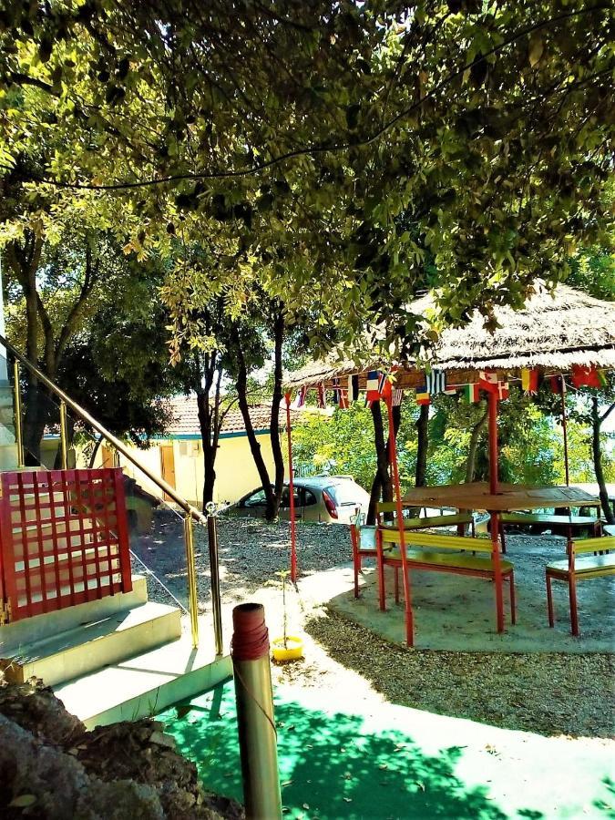 Ramo'S Green Beachside Retreat - Cozy 2 Bedroom Home Vlorë Buitenkant foto